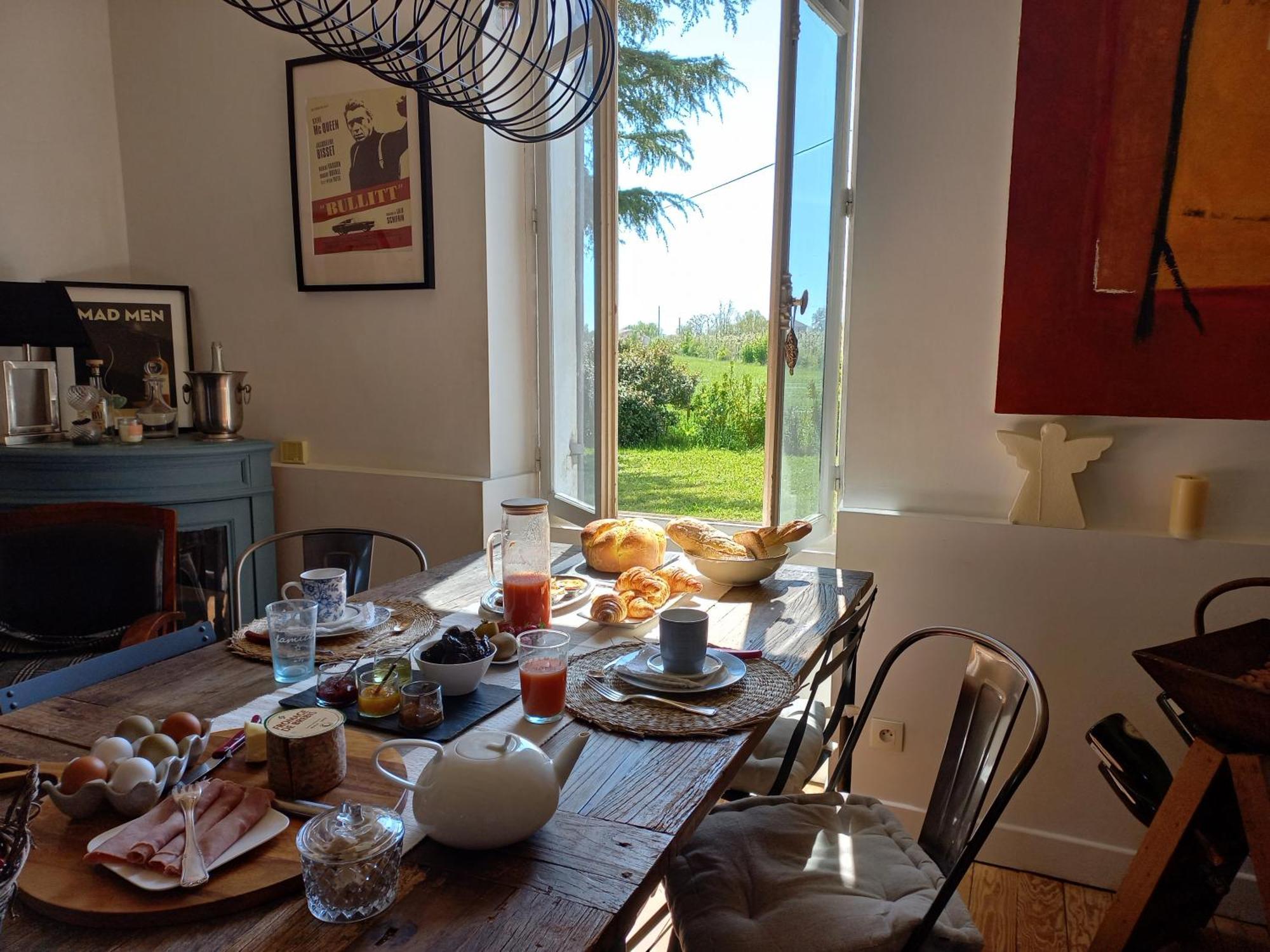 Sainte-Livrade-sur-Lot L' Embellie Sur Lot B&B 외부 사진
